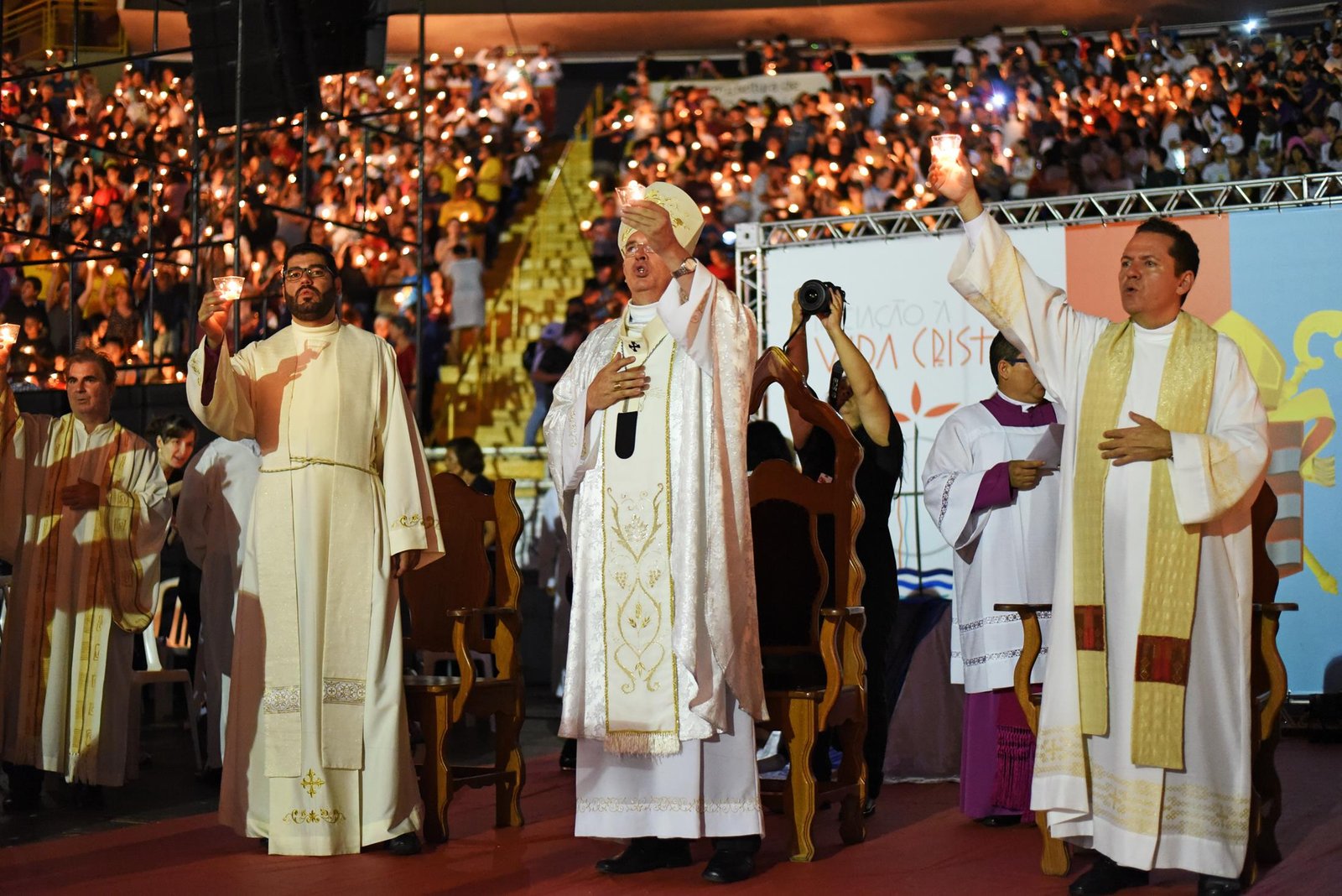 Missa dos Santos Óleos congrega fiéis dos 11 decanatos da arquidiocese