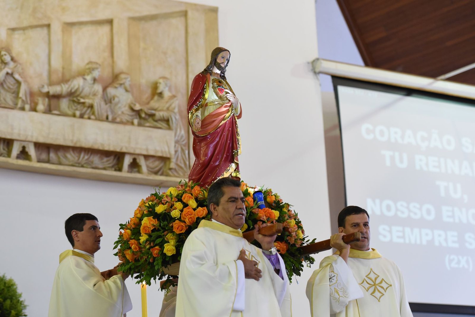 Arquidiocese celebra o padroeiro Sagrado Coração de Jesus na Catedral