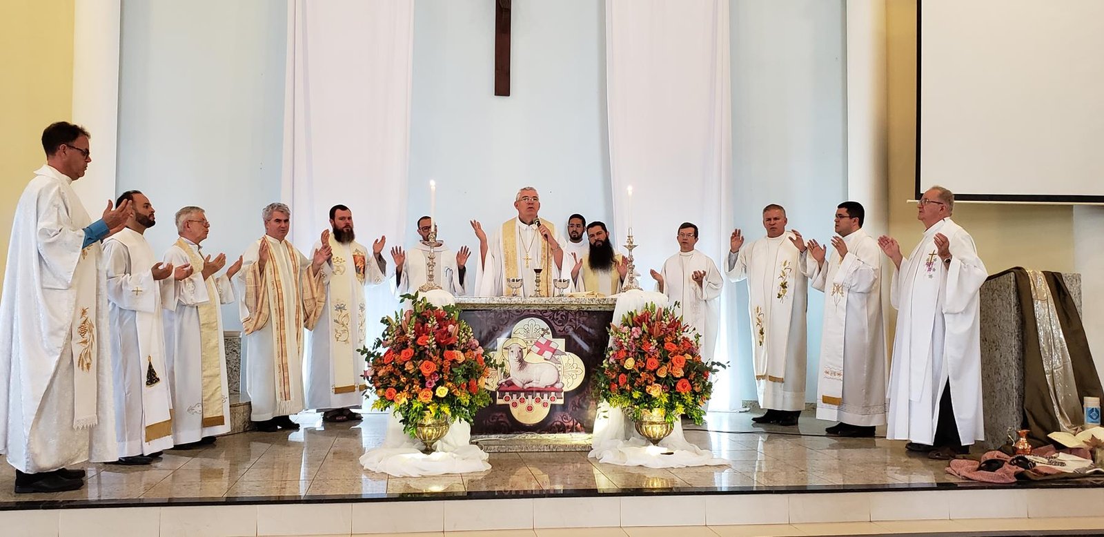 Dom Geremias celebra em ação de graças pelos religiosos da arquidiocese