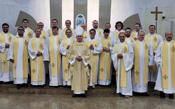 Padres coordenadores diocesanos da Ação Evangelizadora finalizam encontro regional