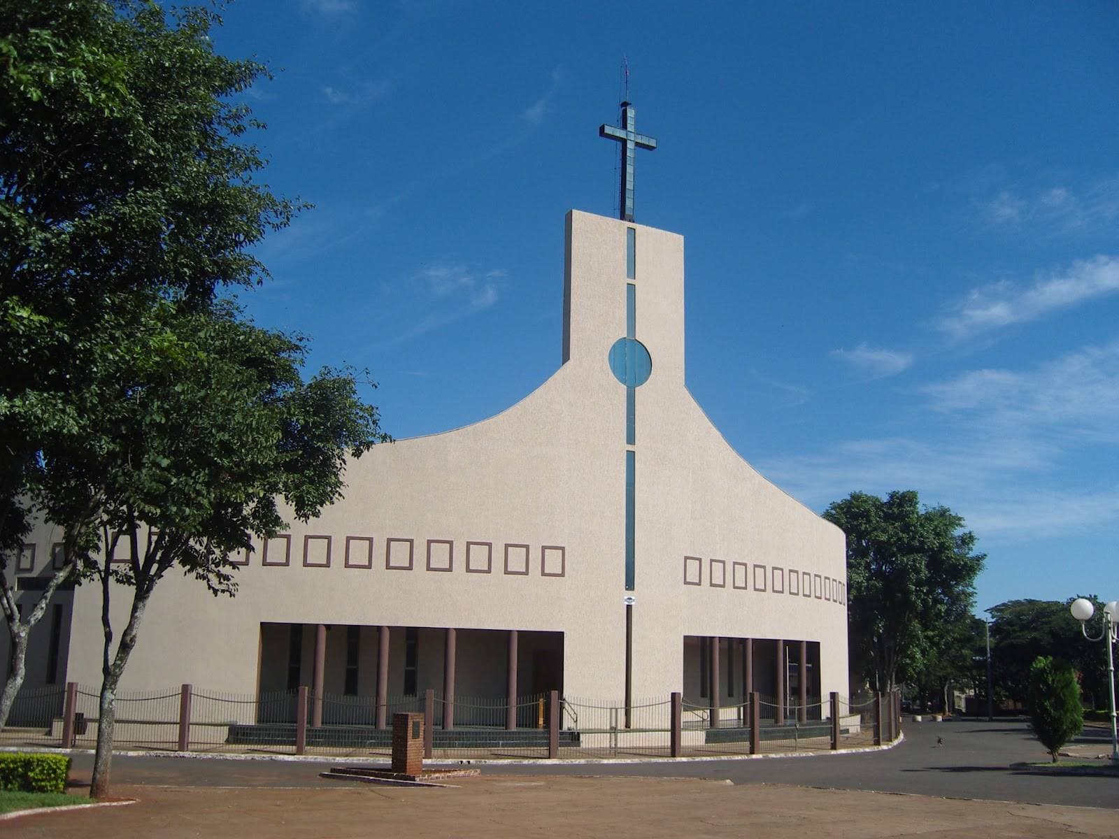 Paróquia São Pedro Apóstolo e Nossa Senhora de Fátima (Rolândia)