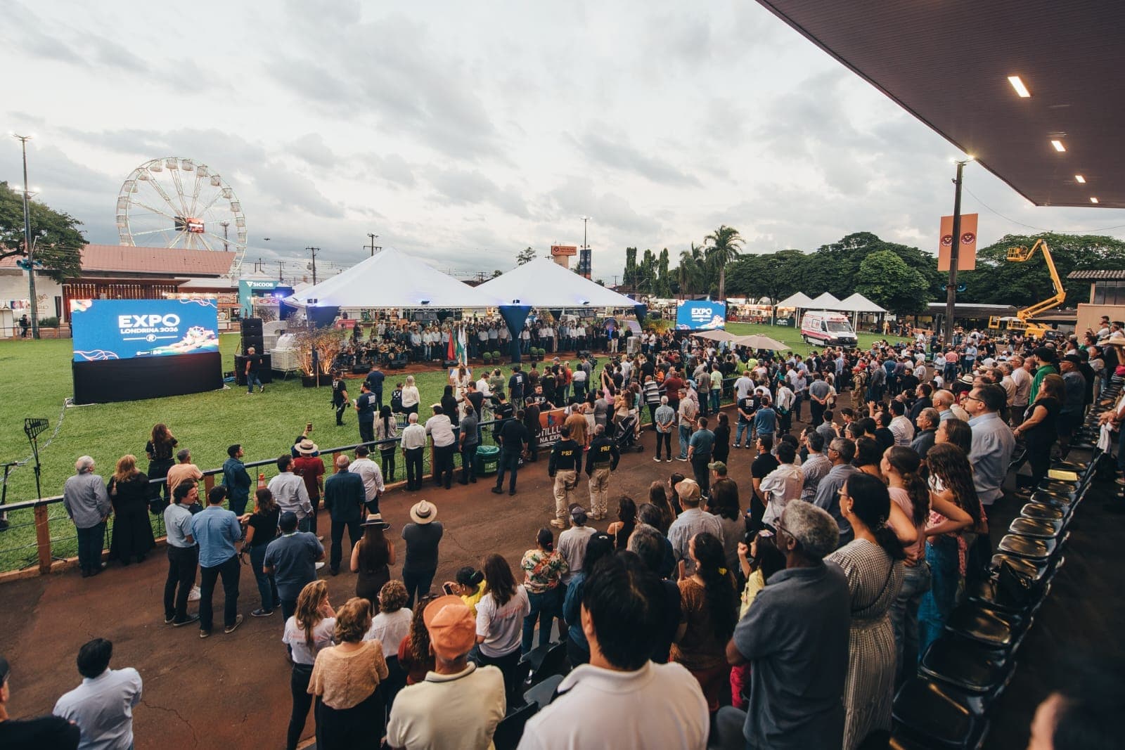 NA ABERTURA DA FEIRA, DOM GEREMIAS ABENÇOA EXPOSIÇÃO AGROPECUÁRIA DE LONDRINA