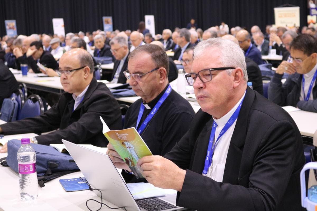 DOM GEREMIAS COMENTA TEMÁTICAS ABORDADAS NO PRIMEIRO DIA DE ASSEMBLEIA