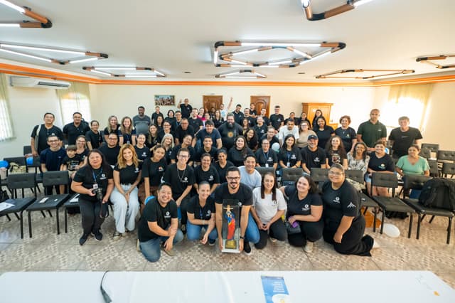 MAIS DE 100 AGENTES DA PASCOM SE REÚNEM PARA REUNIÃO GERAL