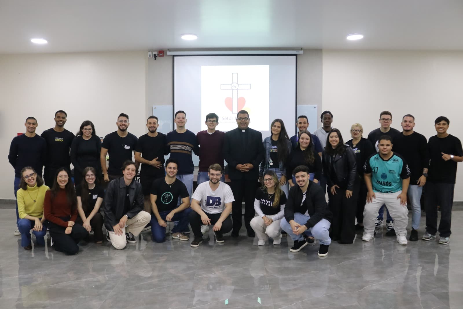 ENCONTRO ARQUIDIOCESANO REUNIU LIDERANÇAS JUVENIS