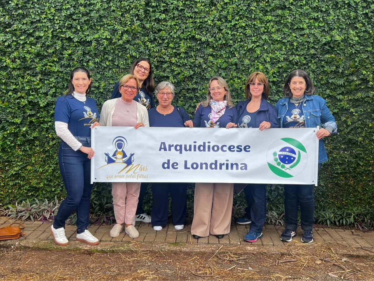 REPRESENTANTES DE LONDRINA PARTICIPAM DE ENCONTRO ESTADUAL DAS MÃES QUE ORAM PELOS FILHOS