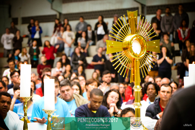 Renovação Carismática Católica celebra Pentecostes