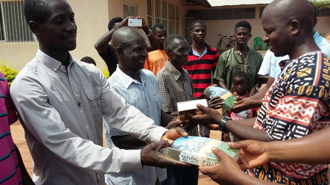 Igreja da Guiné-Bissau recebe contêiner com as Bíblias