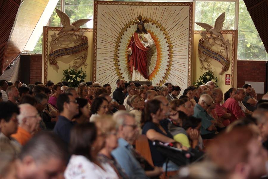 Missa na Catedral celebra os 62 anos da Arquidiocese de Londrina