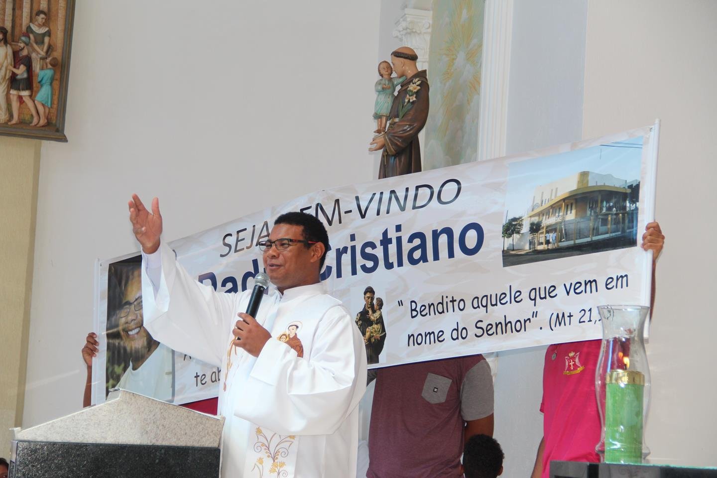 Padre Cristiano toma posse na Paróquia Santo Antônio do Cafezal