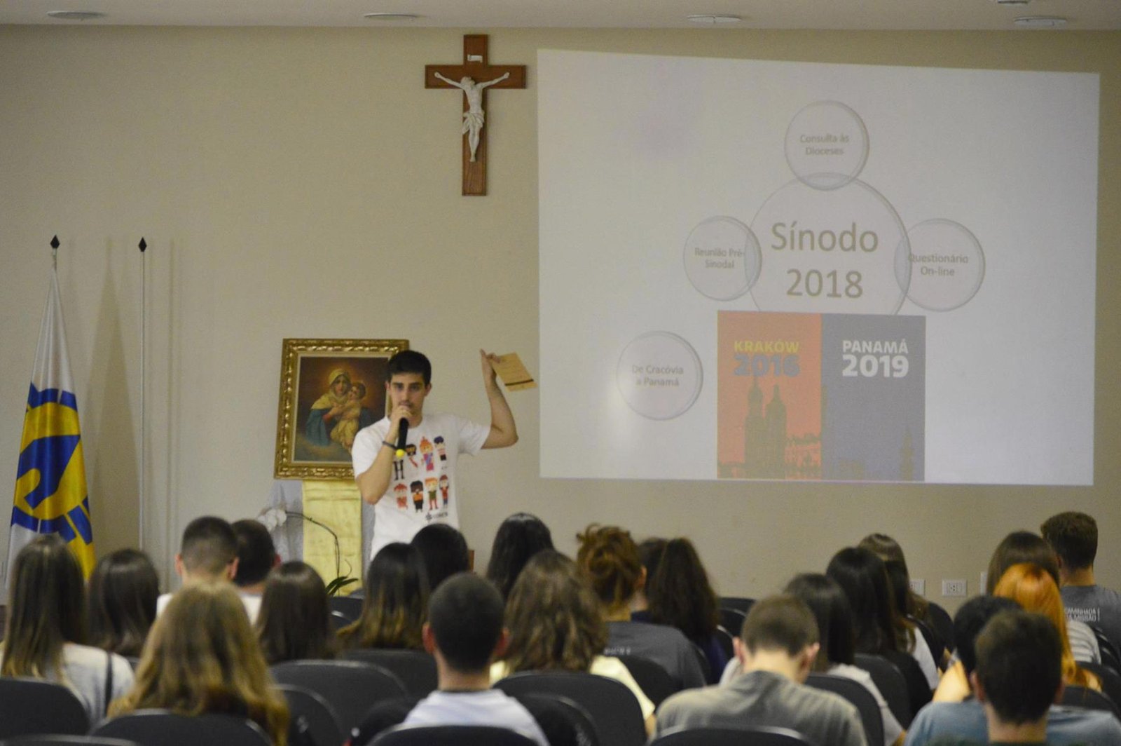 Em Ibiporã, jovem brasileiro auditor no Sínodo dos Bispos conta experiência