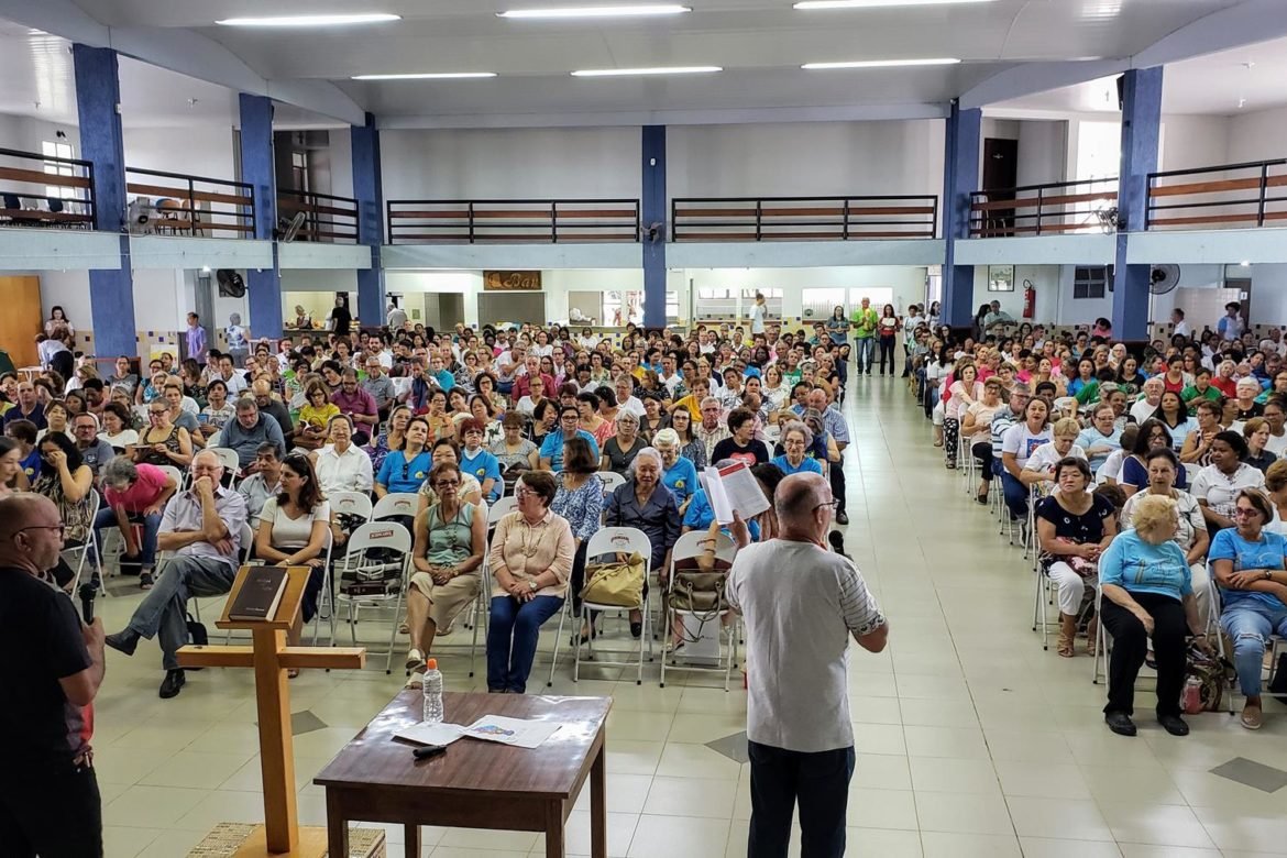 Encontro Dos Grupos Bíblicos De Reflexão Aborda O Profetismo Arquidiocese De Londrina 