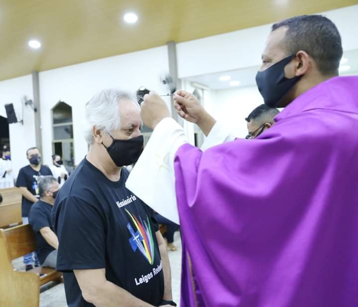 Leigos missionários da Paróquia São Luiz Gonzaga realizam ato solene de compromisso