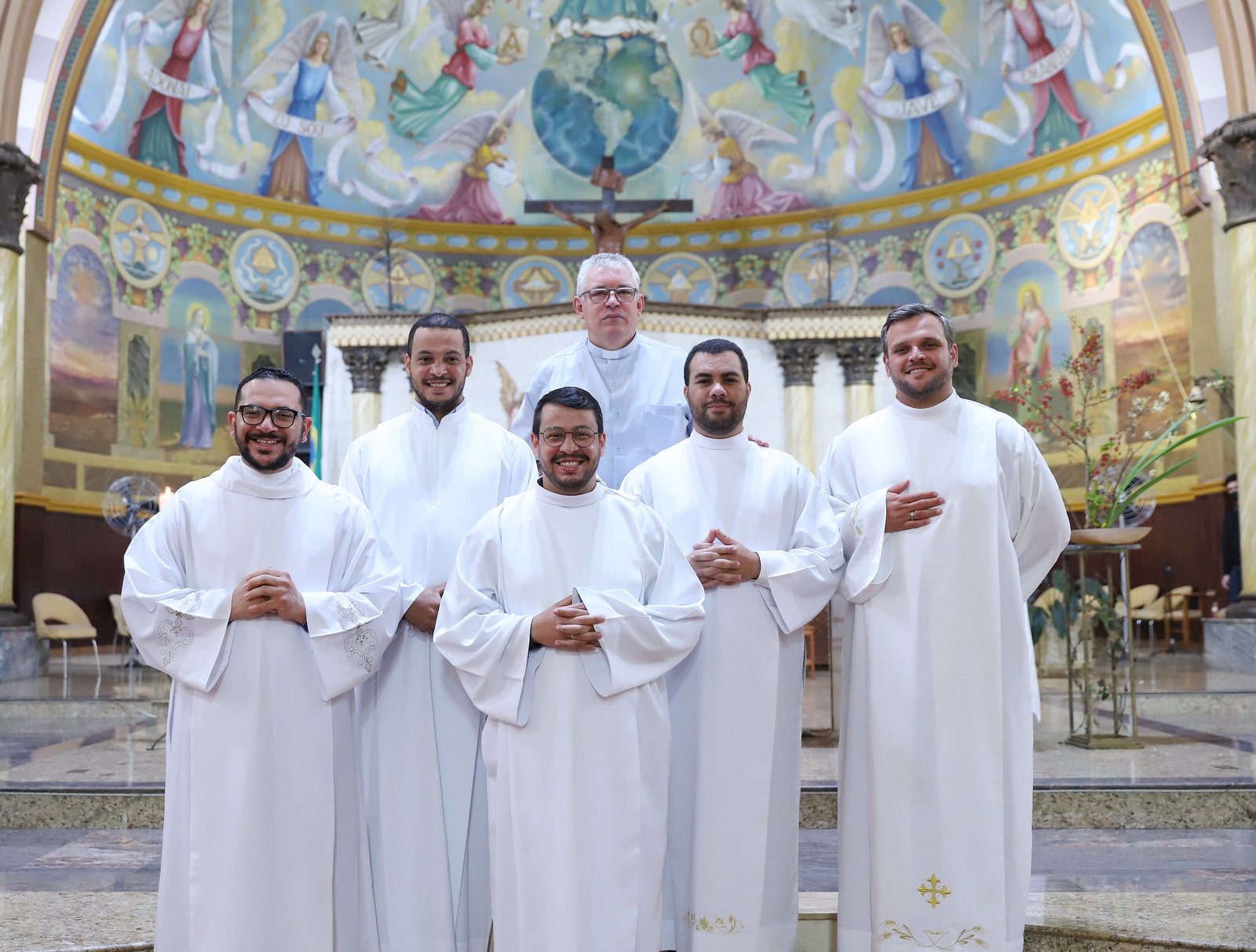 Seminaristas são apresentados no Santuário antes de serem ordenados diáconos