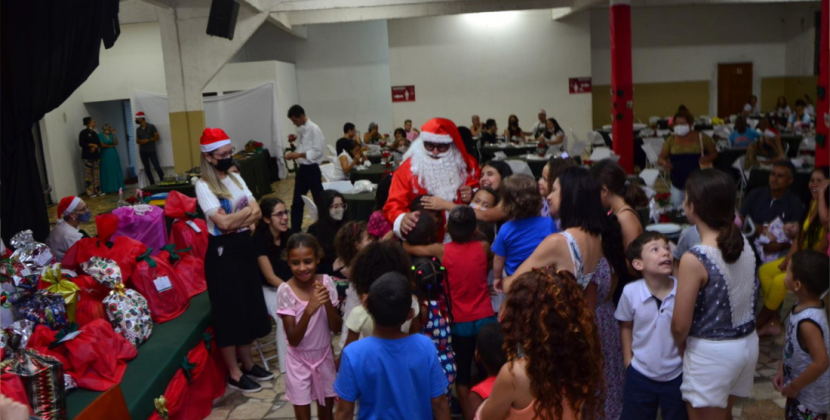 Um Natal inesquecível para crianças da Comunidade Santa Rita de Cássia