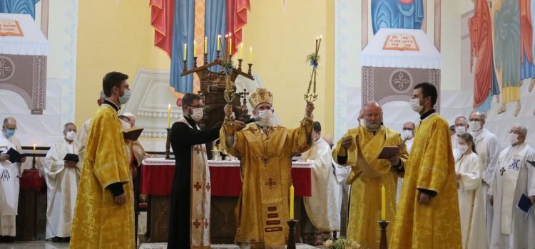 Missa no Rito Bizantino Ucraniano abre Assembleia dos Bispos do Paraná