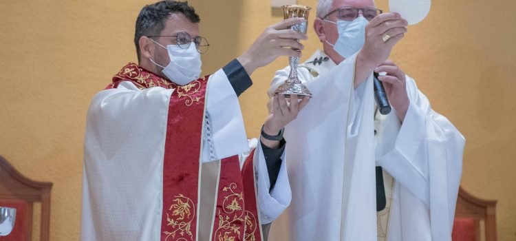 Dom Geremias ordena novo padre para a Igreja de Londrina