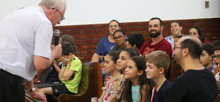 Missa e terço com as crianças abrem visita pastoral em São Martinho