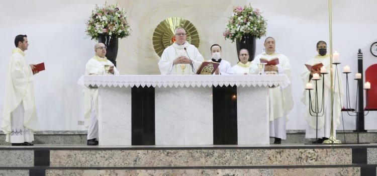 Missa presidida por dom Geremias dá início ao 35º Simpósio da Sociedade Brasileira de Canonistas