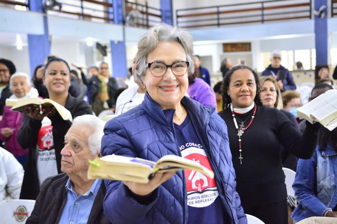 Formação Dos Grupos Bíblicos De Reflexão Dá Início Ao Mês Da Bíblia Arquidiocese De Londrina 