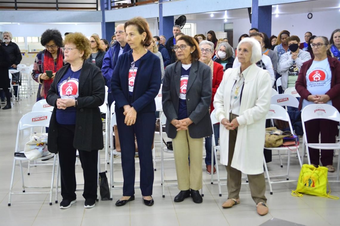 Formação Dos Grupos Bíblicos De Reflexão Dá Início Ao Mês Da Bíblia Arquidiocese De Londrina 