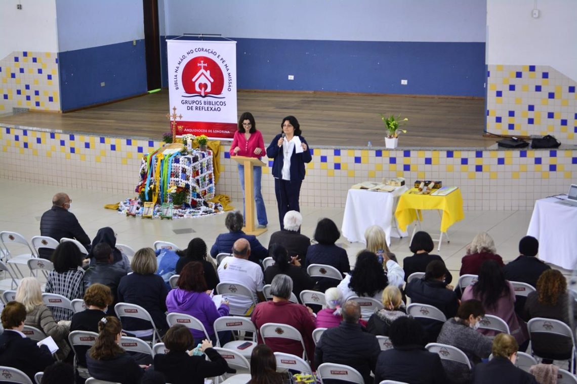 Formação Dos Grupos Bíblicos De Reflexão Dá Início Ao Mês Da Bíblia Arquidiocese De Londrina 