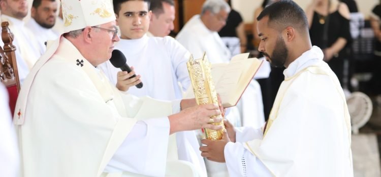 No Domingo da Alegria é ordenado mais um diácono transitório da Arquidiocese