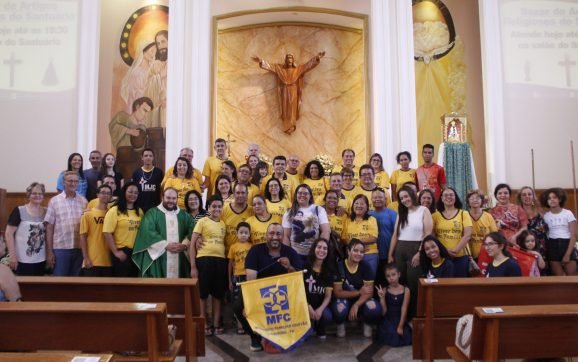 MFC inicia atividades do ano com peregrinação ao Santuário N. S. Aparecida
