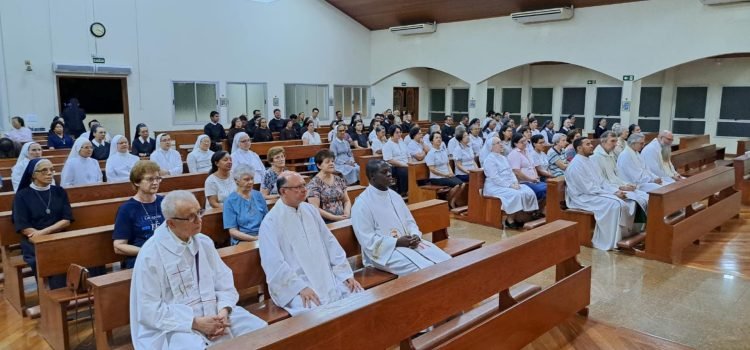 Conferência dos religiosos celebra missa de Páscoa da vida consagrada