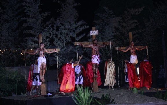 Teatro da Paixão de Cristo em Porecatu reúne mais de mil expectadores