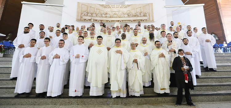 Festa do Sagrado Coração, dia de rezar pela santificação dos sacerdotes