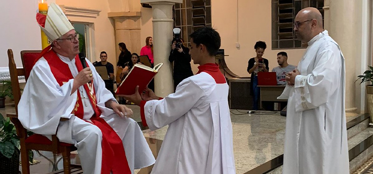 Seminarista Alan de Oliveira recebe admissão às ordens sacras