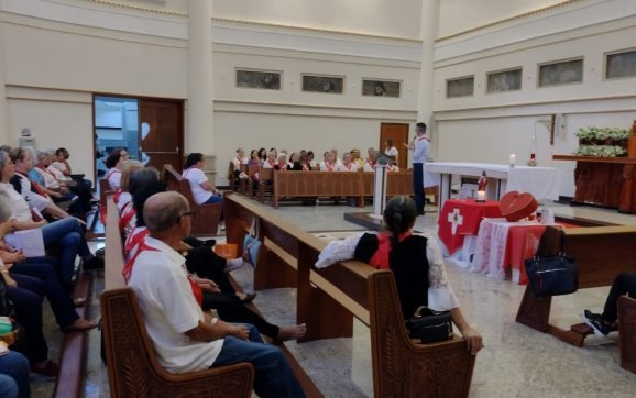 Apostolado da Oração faz reunião de coordenadores na Capela da Catedral