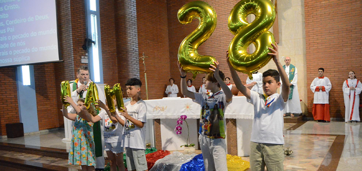 Missa celebra os 28 anos da Infância e Adolescência Missionária em Londrina