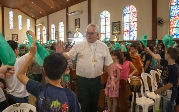 Dom Geremias faz visita pastoral à Paróquia São José Operário