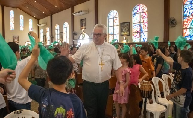 Dom Geremias faz visita pastoral à Paróquia São José Operário