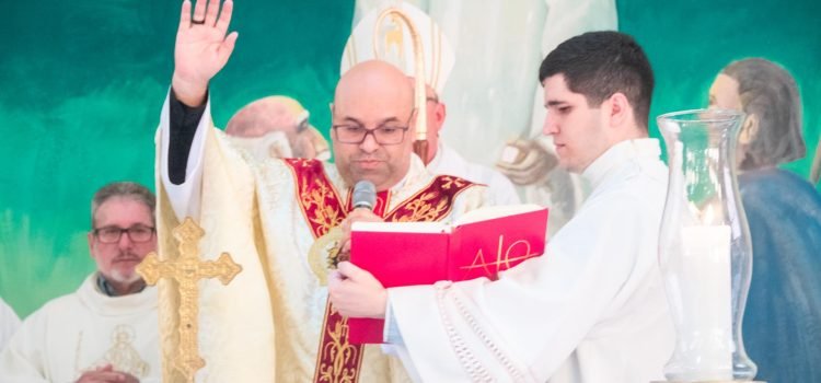 Alan Carlos Araújo de Oliveira é ordenado padre para a Igreja de Londrina
