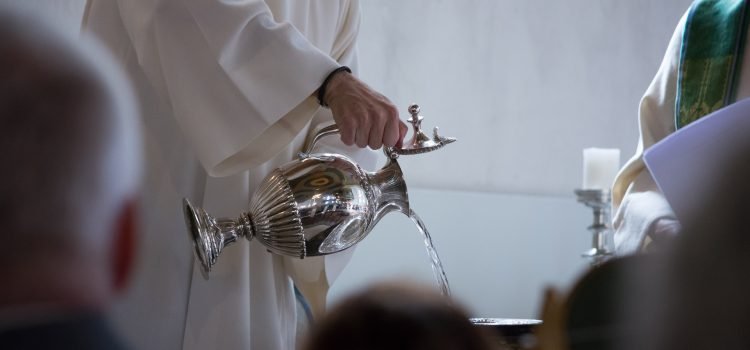 Santuário inicia preparação para Sacramento do Batismo e divulga datas até fim do ano