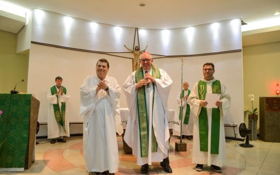 Padre Claudio Marinoni, SX, toma posse na Paróquia Jesus Cristo Operário e Mãe da Igreja