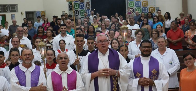 Quase-paróquia Nossa Senhora de Fátima encerra visitas do arcebispo às paróquias do Decanato Oeste