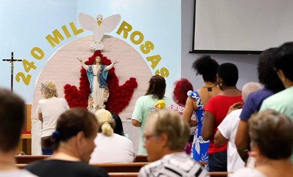 Comunidade Assunta ao Céu entra para o livro dos recordes: 240 mil rosas dedicadas a Nossa Senhora