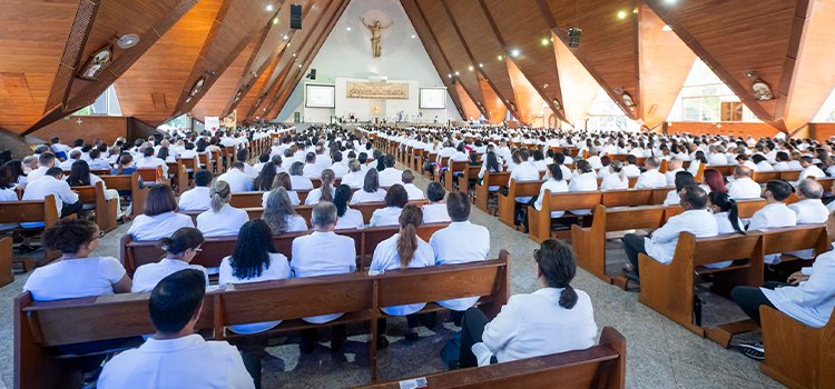 Ministros Extraordinários da Sagrada Comunhão da arquidiocese renovam compromissos