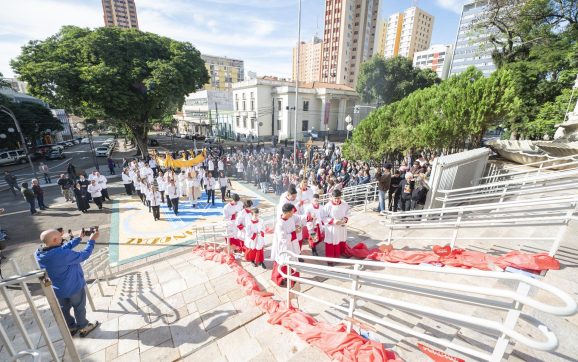 Corpus Christi: Manifestação pública da presença real de Jesus na Eucaristia