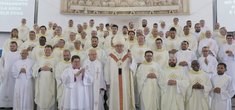 VÍDEO: Festa do Sagrado Coração de Jesus atrai mais de 20 mil pessoas à Catedral de Londrina