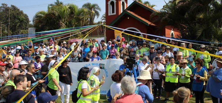 Caminhada Missionária encerra programação de julho dedicada a Madre Leônia