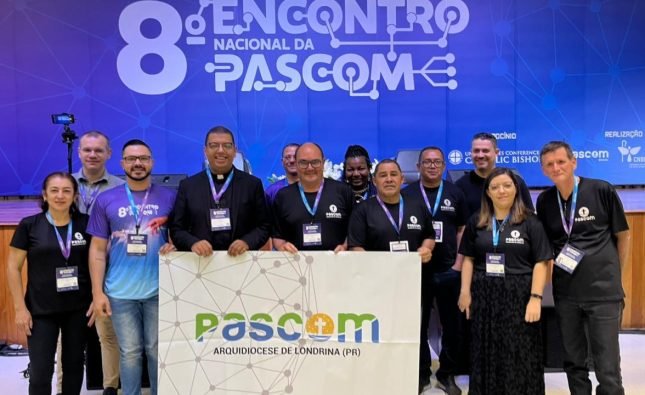 Agentes da Pascom da Arquidiocese de Londrina participam de encontro nacional