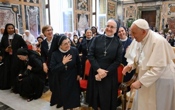 Irmãs claretianas participam de encontro com o Papa Francisco no Vaticano