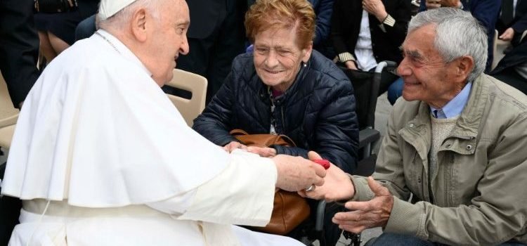 Papa concede indulgência plenária no Dia Mundial dos Avós e dos Idosos