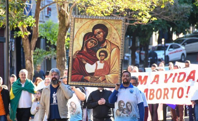 Caminhada abre Semana Nacional da Família na arquidiocese