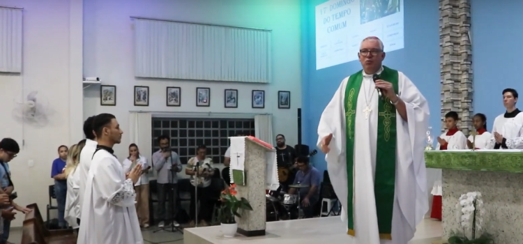 Paróquias Santa Terezinha e São João Paulo II recebem visita pastoral de dom Geremias